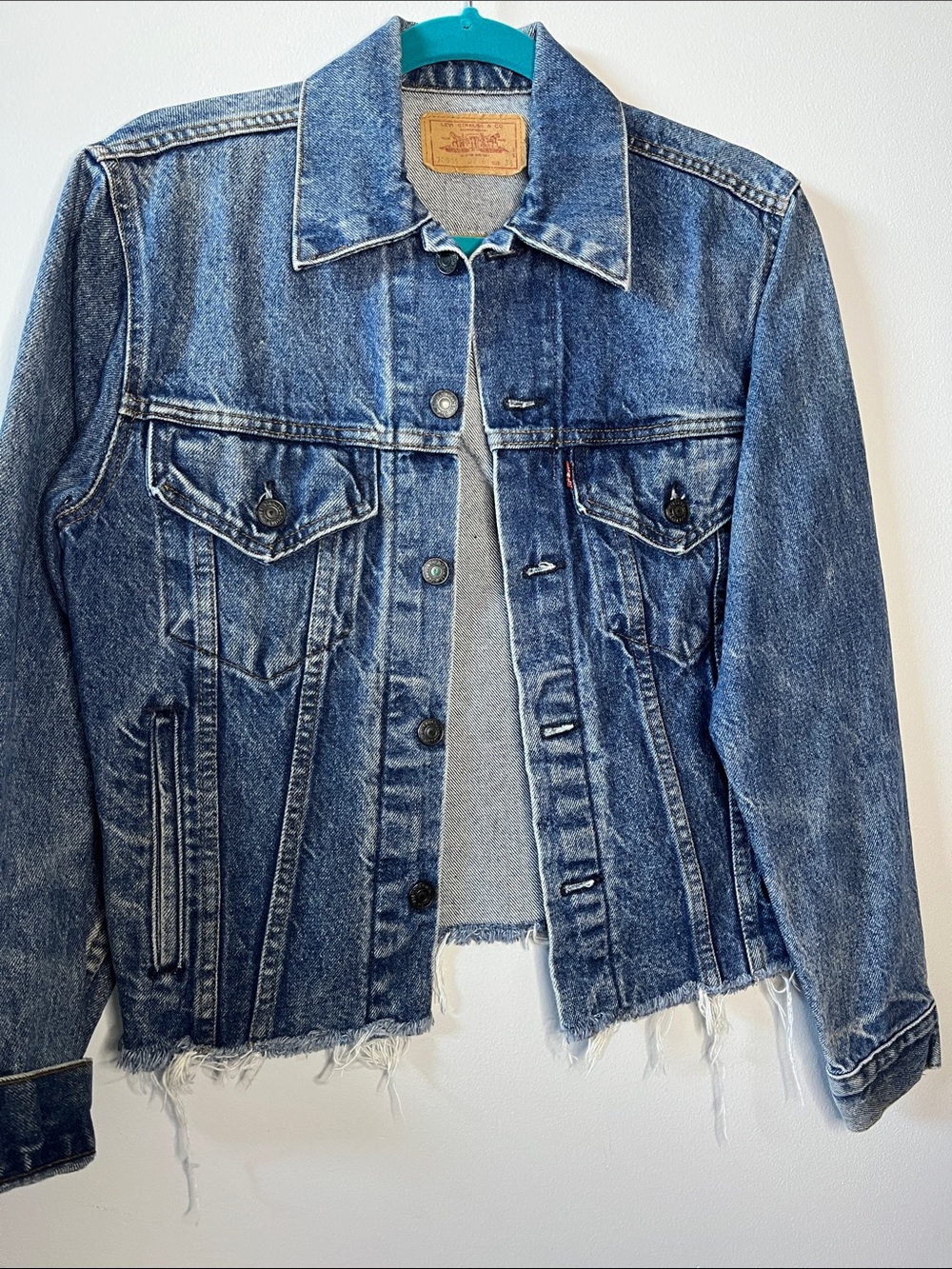 vintage Levi's 70506-0216 Type III denim trucker jacket mid 80’s frayed cutoff